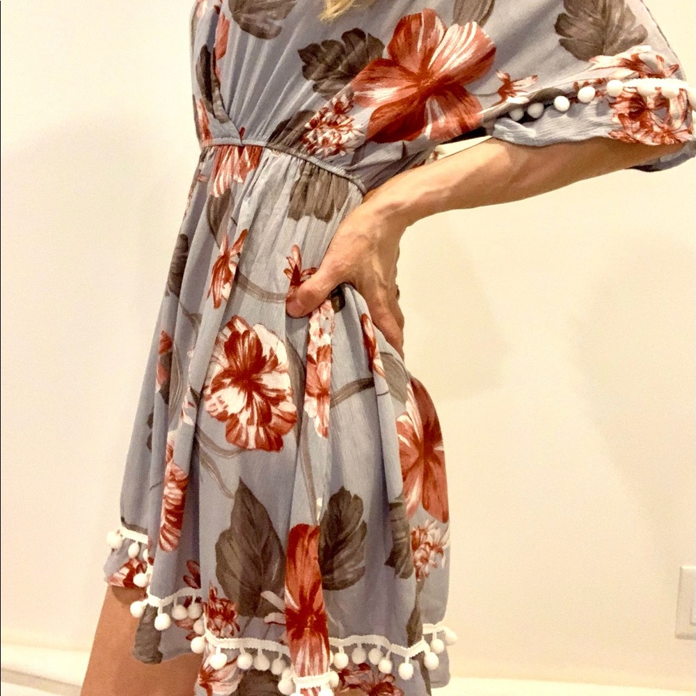 Pretty little flowing flower dress